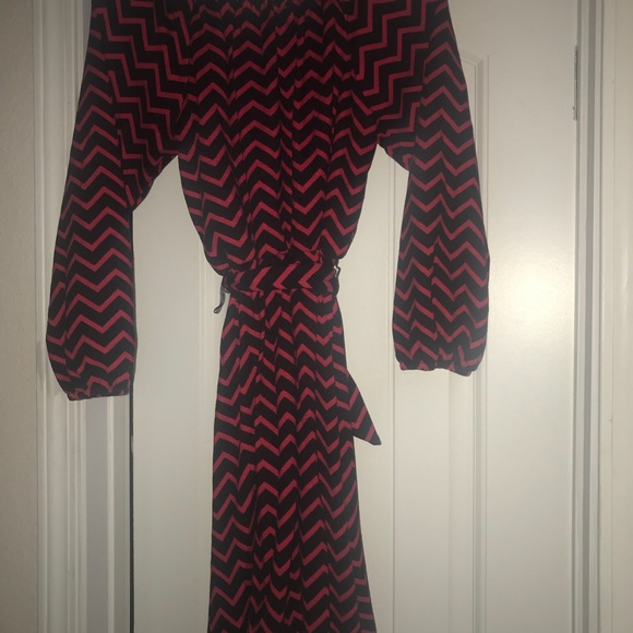 Dress - Picture 8 of 8